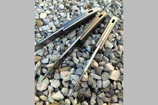 Складной нож Lion Steel "Thrill" L/TL BL c клинком из стали Böhler M390 Microclean®, рукоять титан