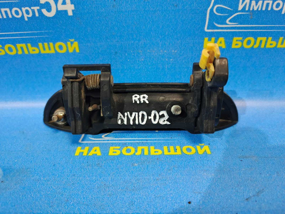 Ручка двери задней правой внешняя NISSAN WINGROAD 1996
