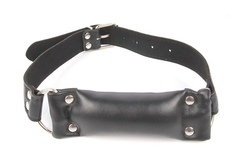 Черный кляп-трензель на кольцах и регулируемом ремешке (Цвет: черный)