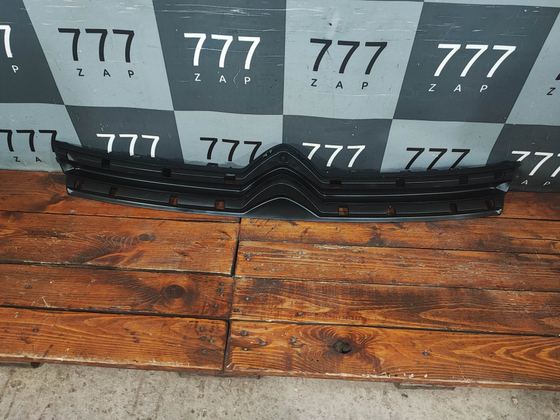 Решетка радиатора Citroen Jumpy 3 16-нв Б/У Оригинал 9811789377