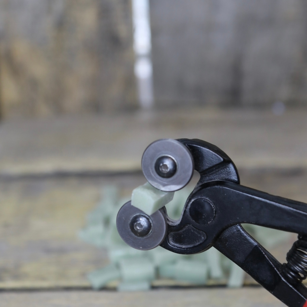 Смальта для мозаики колотая на модуль купить. Большой выбор цветов и оттенков.