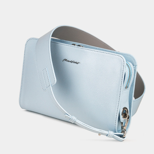 Женская сумка Emilie из кожи козы голубого цвета