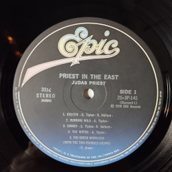 Винтажная виниловая пластинка LP Judas Priest In The East (Live In Japan) (Japan 1979) (Obi) плюс 7 дюймовка
