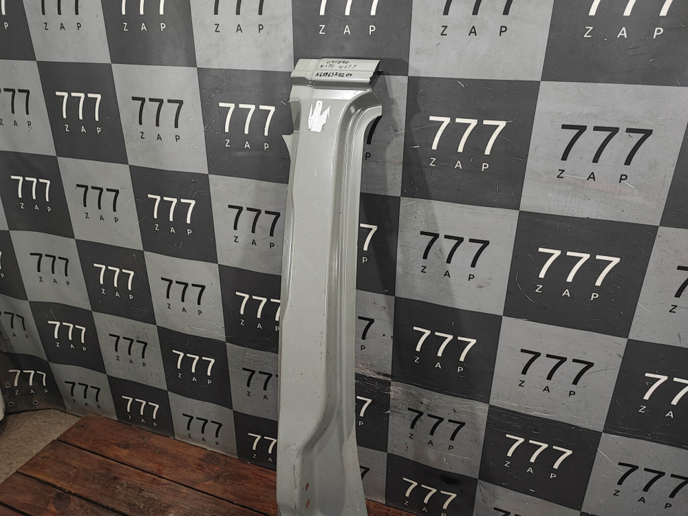 Стойка средняя правая Mercedes Viano (W639) 03-14 Б/У Оригинал A6396370200