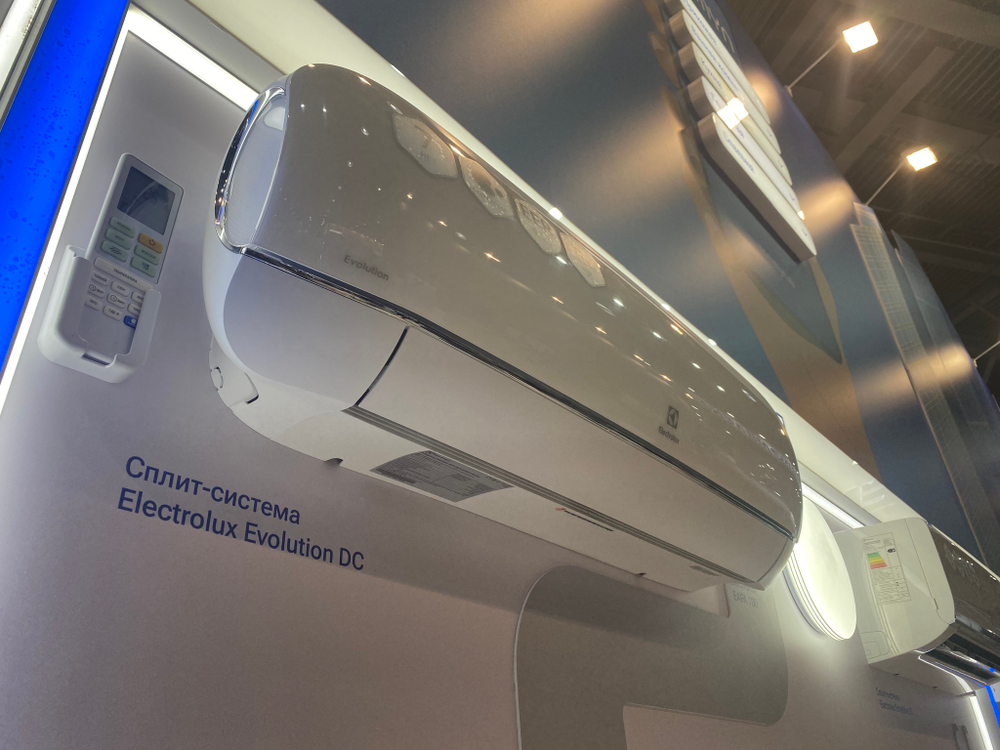 Сплит-система инверторного типа Electrolux Evolution Super DC Inverter EACS/I-14HEV/N3 комплект