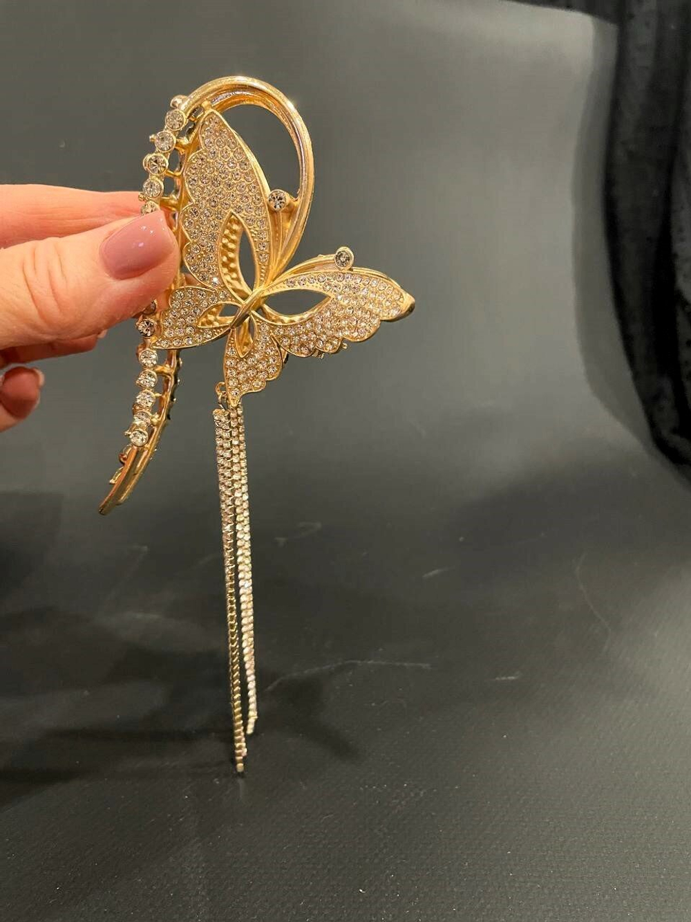 Заколка-краб. Бабочка петля со стразами. Усиленная. Цвет золото.