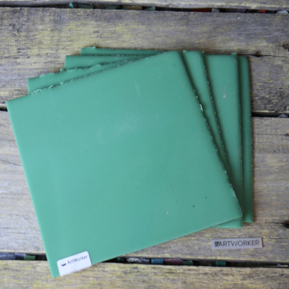 Смальта зеленого цвета в кирпичиках купить с доставкой по всей России.