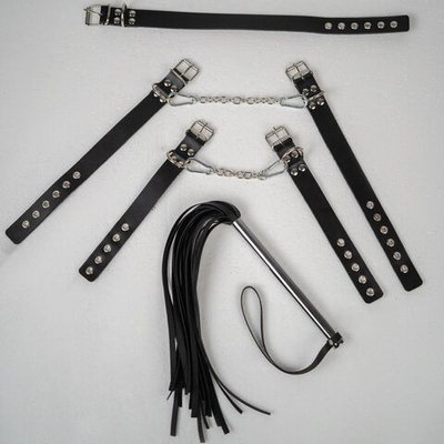 БДСМ-набор с плёткой в черном цвете (Цвет: черный)