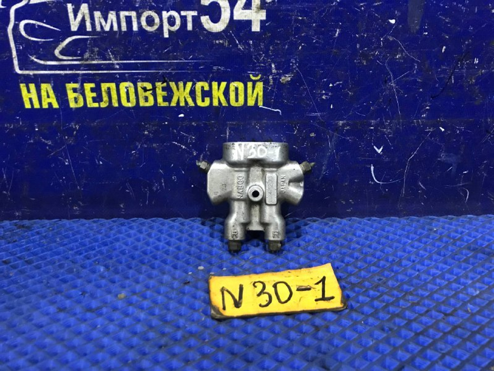 Распределитель тормозной NISSAN R’NESSA 1999