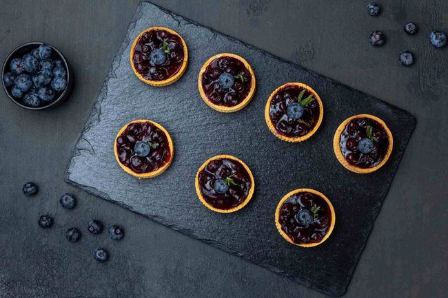 Чизкейк «Сияние» с черной смородиной, 7 шт.