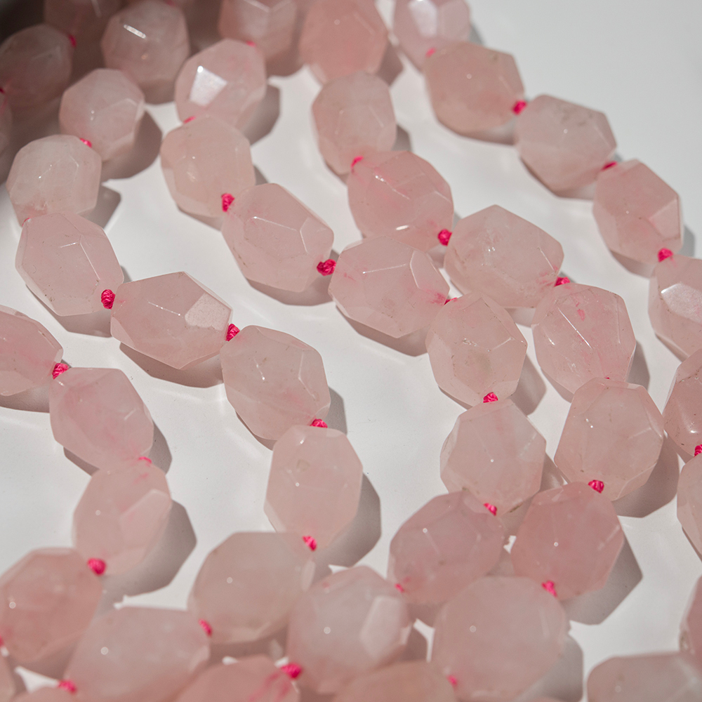 Розовый кварц натуральный, фриформ, 16,5-20*11,5-14,5мм