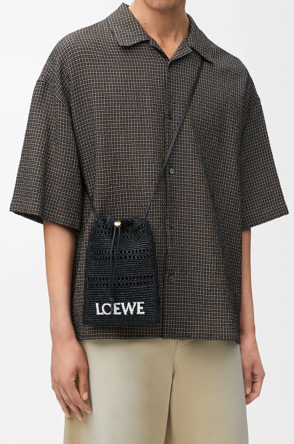 Loewe Сумка-мешок Patch Crochet на шнурке из телячьей кожи и рафии, черный