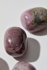 Родонит галтовка