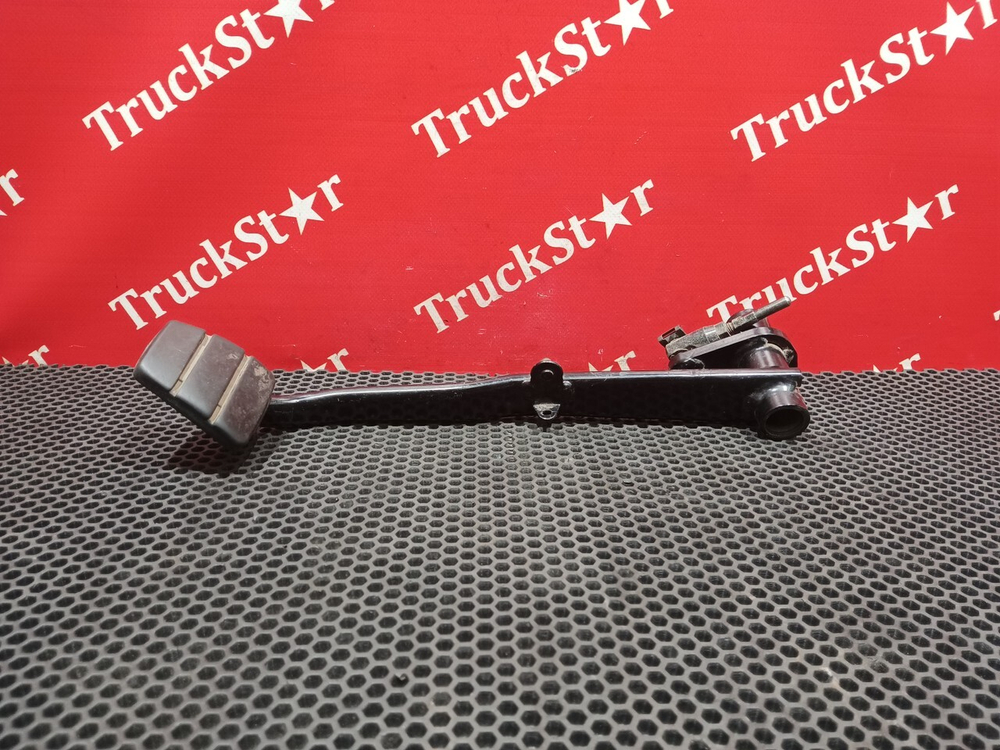 Педаль тормоза