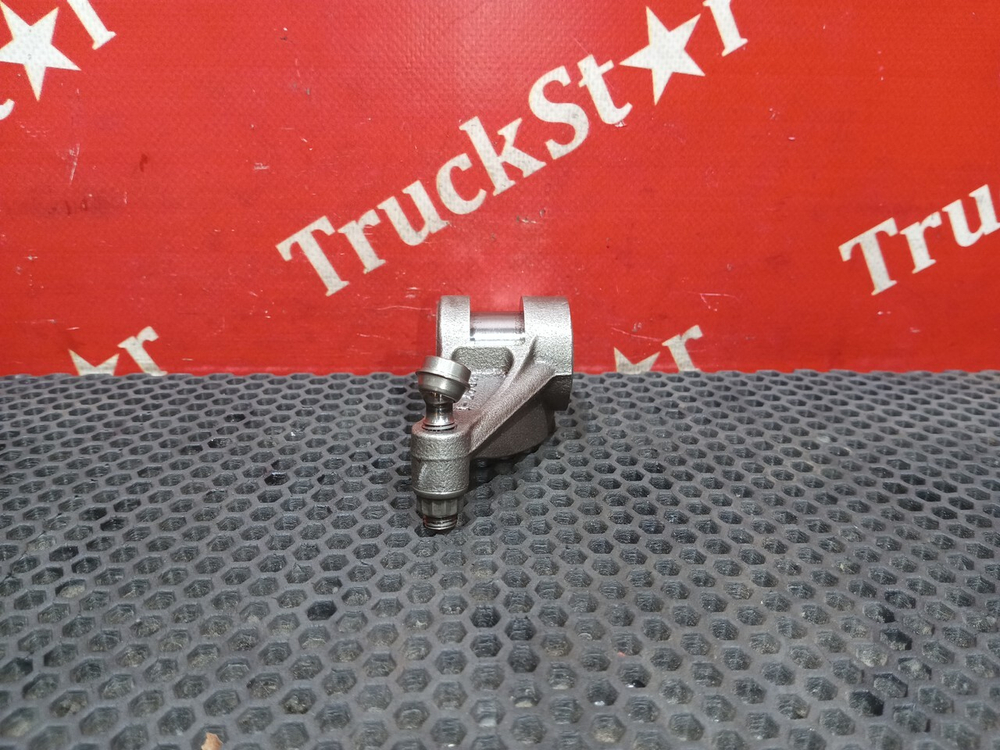 Коромысло впускного клапана 2024г.