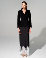 Приталенный жакет из итальянского крепа с вышивкой ручной работы