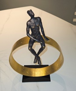 Статуэтка Man on round shelf Decoration-A