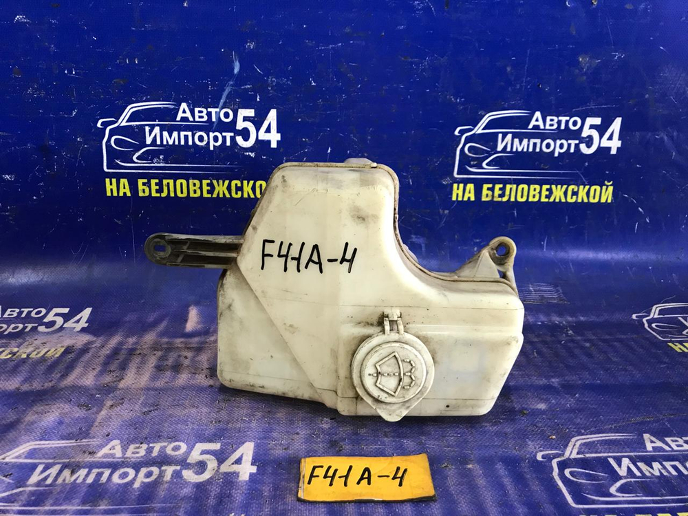 Бачок омывателя MITSUBISHI DIAMANTE 1997