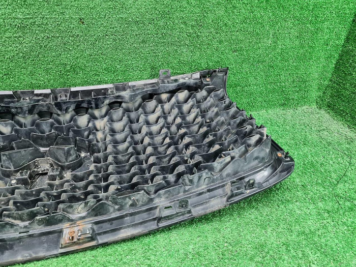 Решетка радиатора Infiniti QX80 (2017-2020)