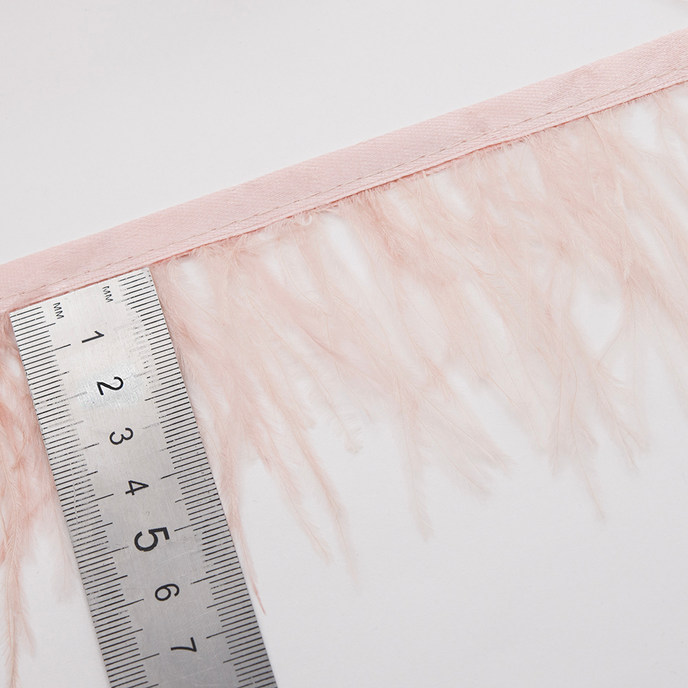 Страусиные перья на ленте, оттенок "Пыльная роза"