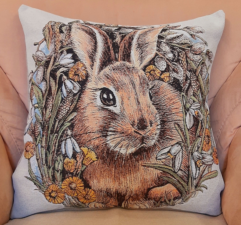 Декоративный гобеленовый чехол для интерьерной подушки Заяц 47*47