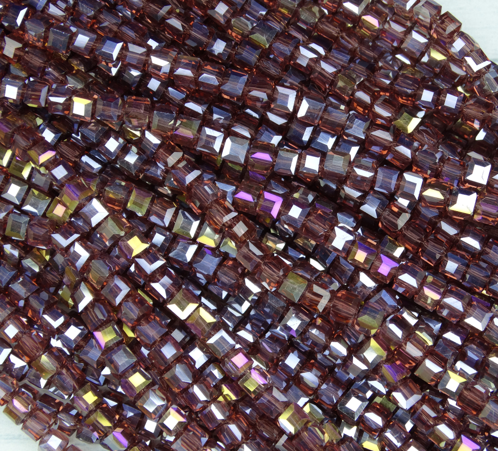 БВ011ДС4 Хрустальные бусины квадратные, цвет: бургунди AB прозрачный, размер 4 мм, кол-во: 44-45 шт.