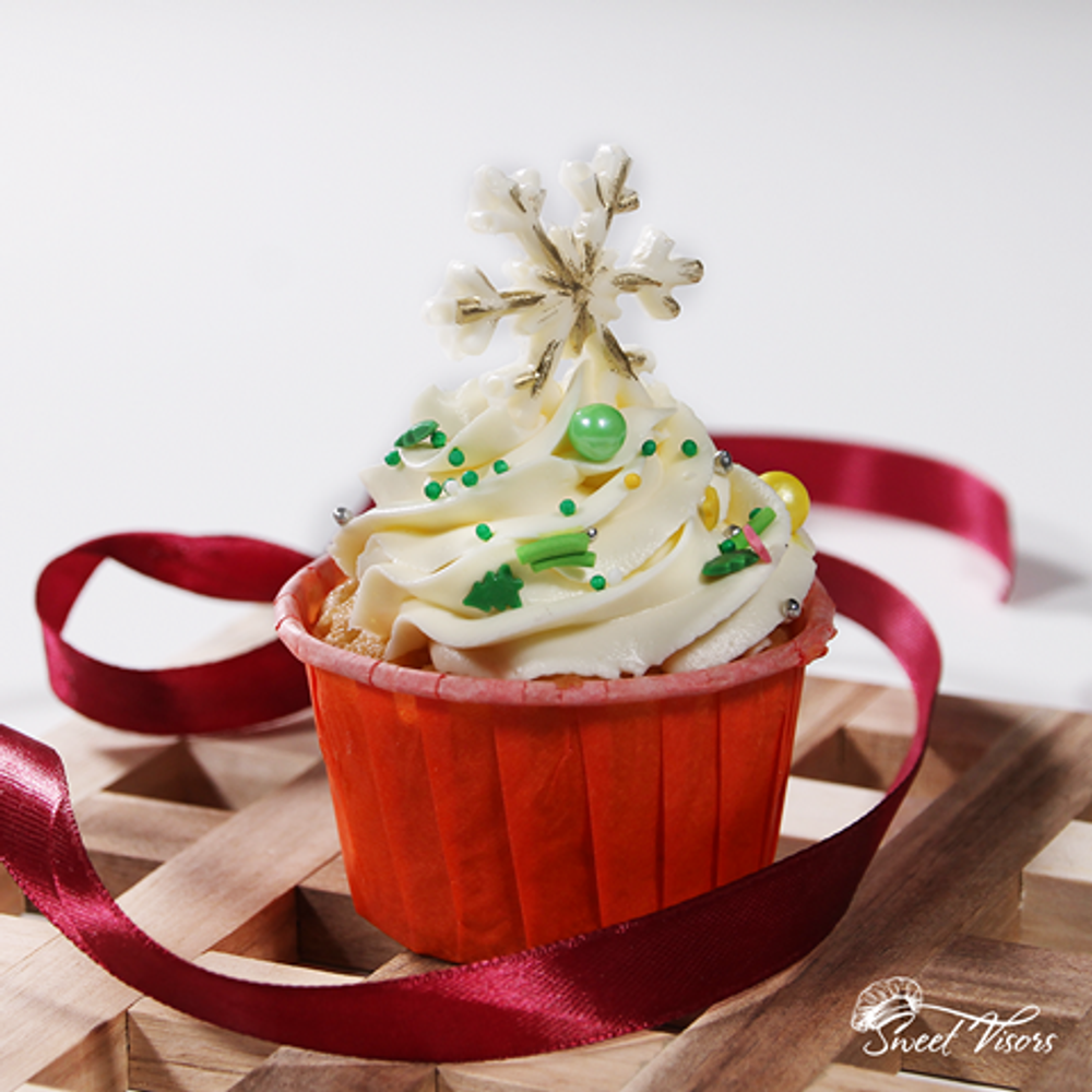 Новогодние капкейки кондитерская Sweet Visors Сладкие Козырьки. Кондитер Светлана Дегтерева. Десерты ручной работы на заказ в СПБ. Мы создаем сладкие истории на любой вкус
