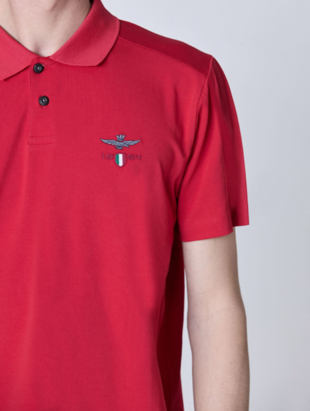 Футболка с воротом поло