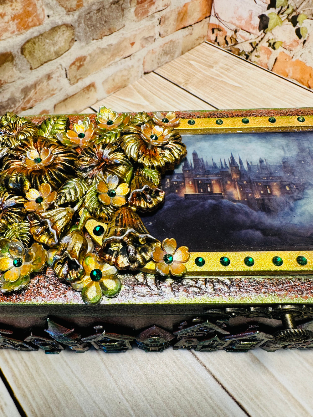 Шкатулка для часов и браслетов "Город"