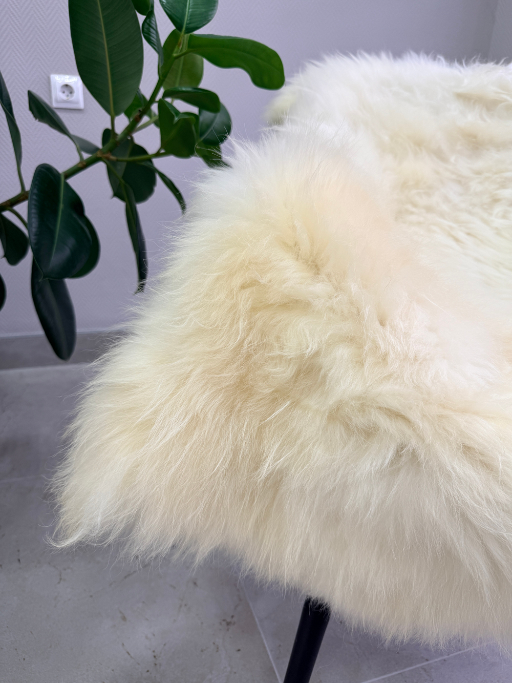 Шкура коврик меховой прикроватный овчина, 120х65 см.