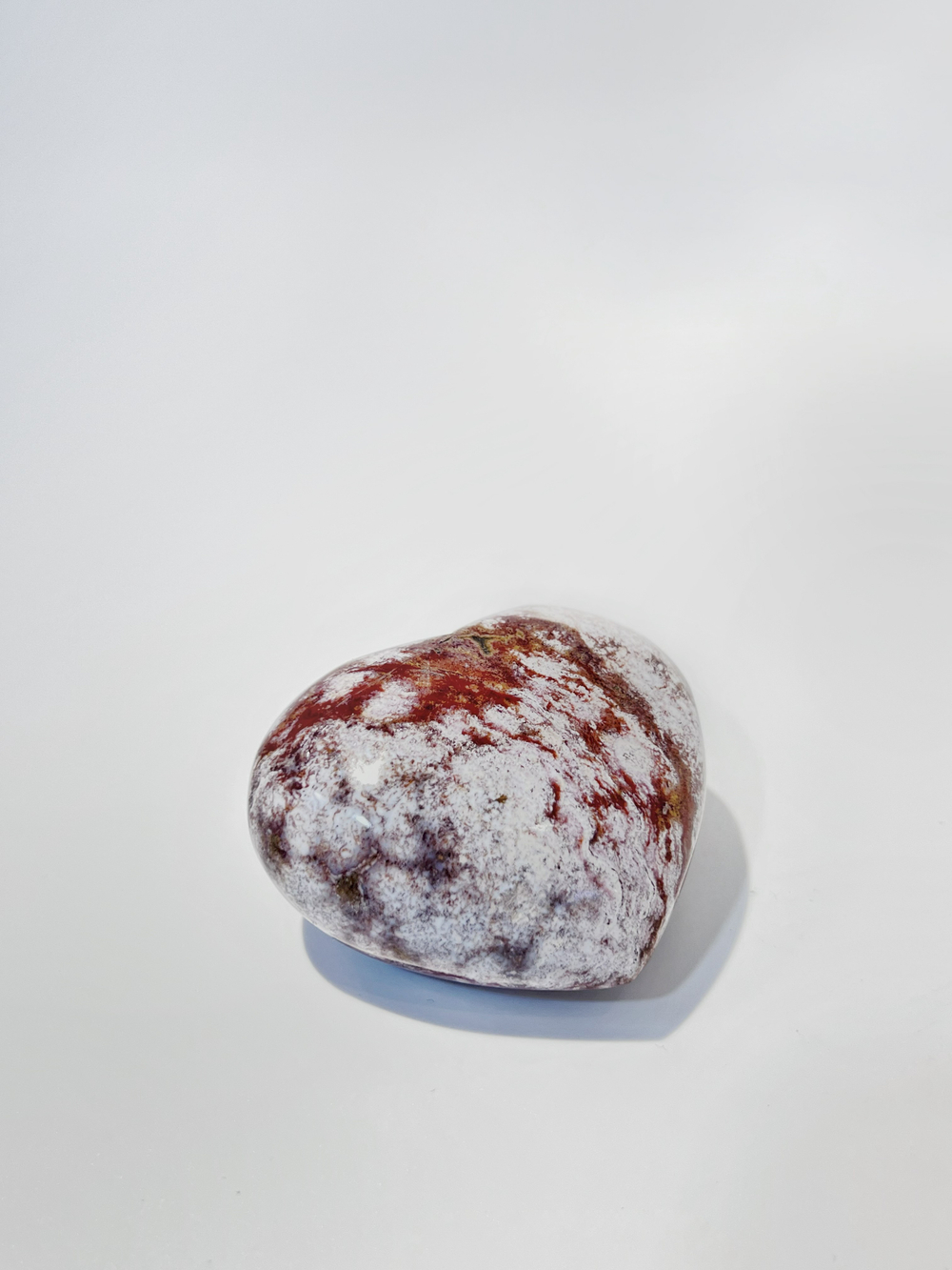 Сердечко из океанической яшмы крупное