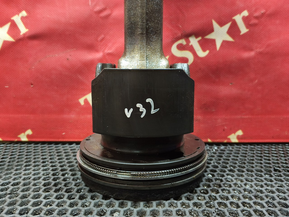 Поршень с шатуном