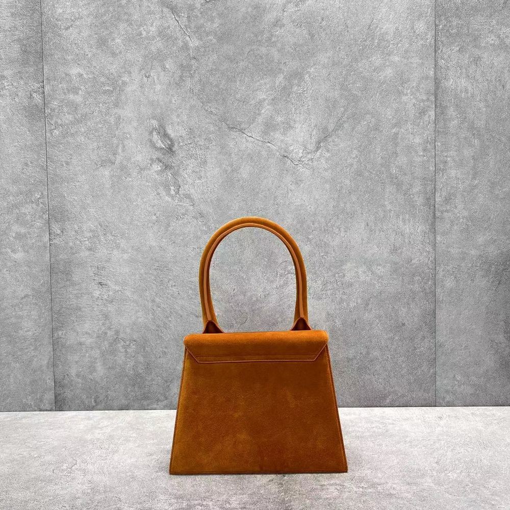 Jacquemus Le Grand Chiquito 22 cm