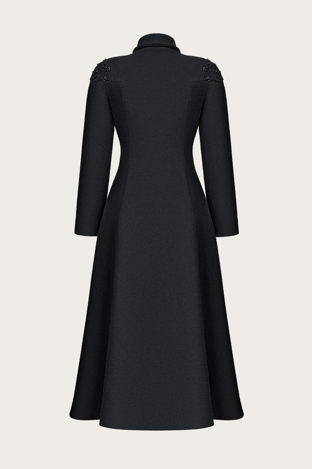 ПАЛЬТО ИЗ КАШЕМИРА С РУЧНОЙ ВЫШИВКОЙ НА ВОРОТНИКЕ