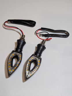 Поворотники на мотоцикл светодиодные комплект 2шт