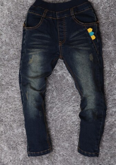 Джинсы с потертостями и декоративными молниями сзади