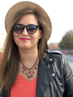 Колье из бисера ручной работы с камнем Гранат (гессонит)