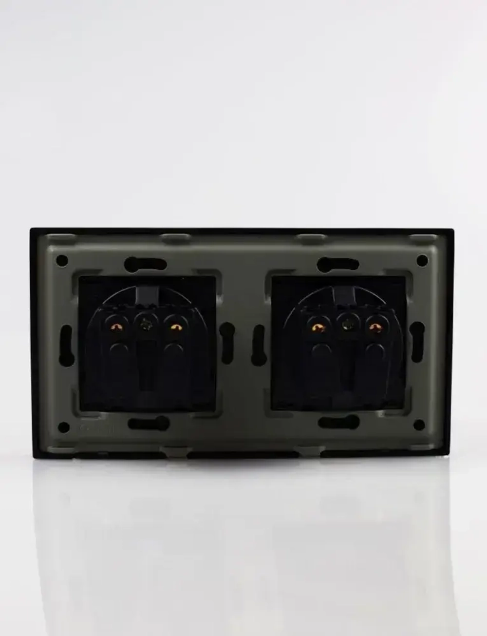 Розетка черная с заземлением, двойная розетка с защитными шторками