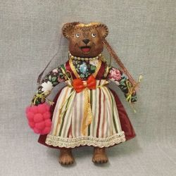Ёлочная игрушка Медведица "Маша" с малиной