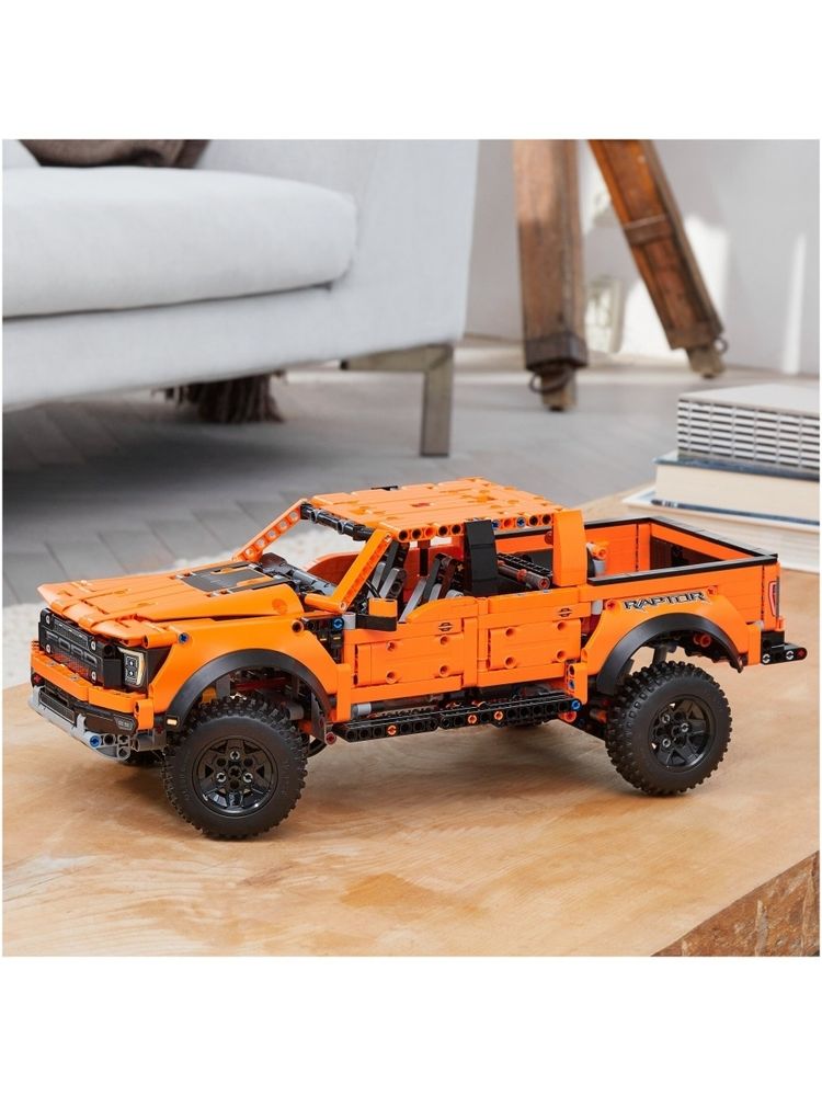 Конструктор LEGO Technic 42126 Ford F-150 Raptor