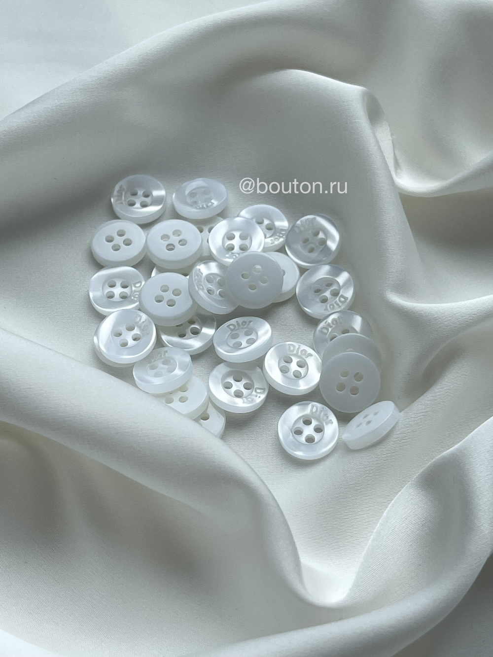 Пуговицы Ди. Белые На прокол 11,5