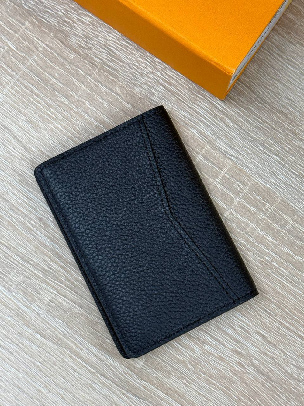 Визитница Louis Vuitton