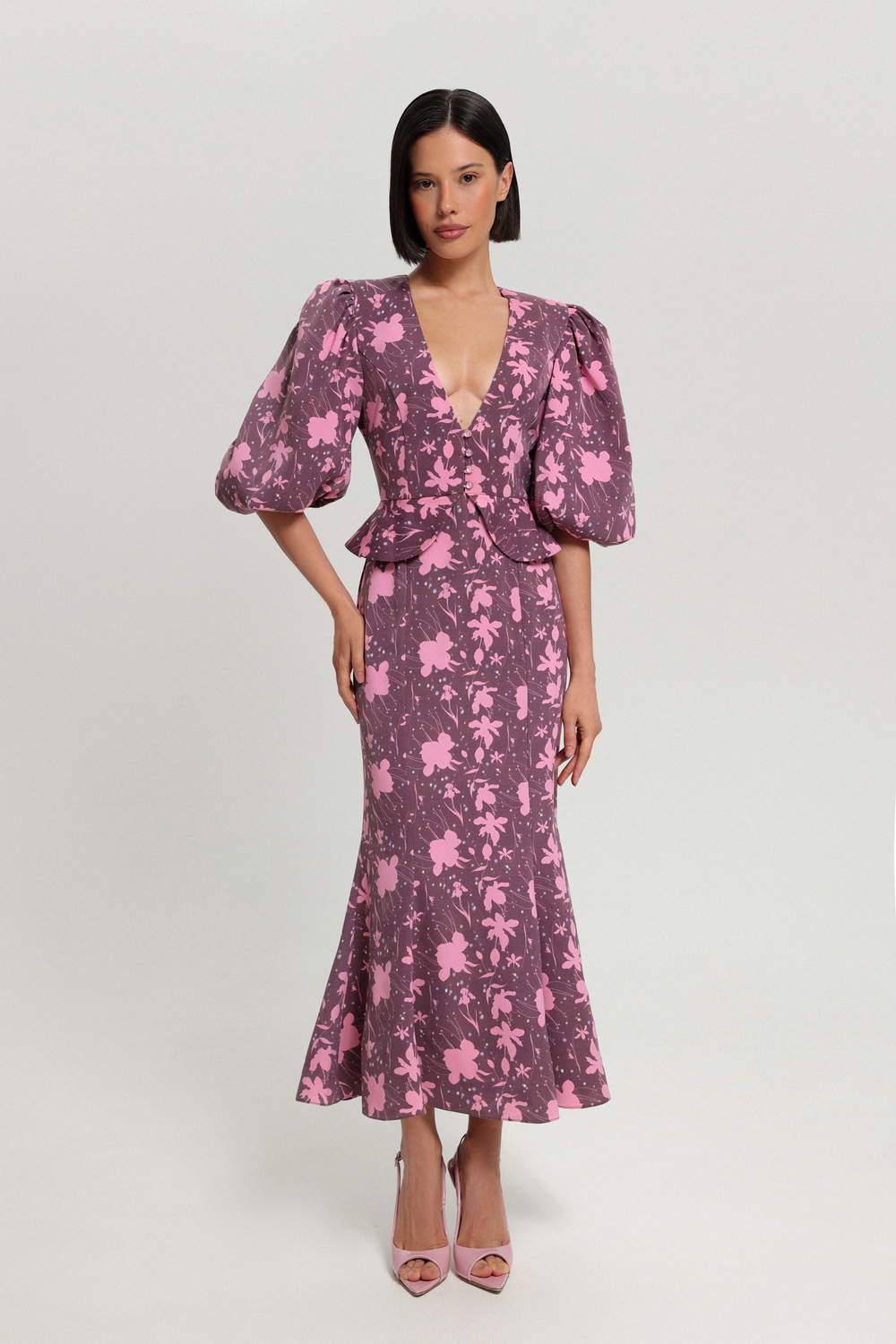 Платье в цветок с баской