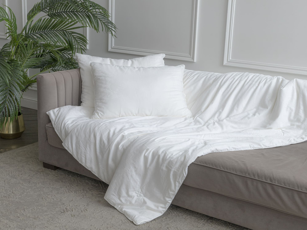 Подушка шелковая средняя 50x70 Luxe Dream Grace Silk GC1002