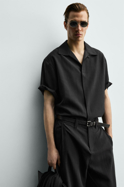 ZARA РУБАШКА RELAXED FIT ИЗ СТРУЯЩЕЙСЯ ТКАНИ, ЧЕРНЫЙ