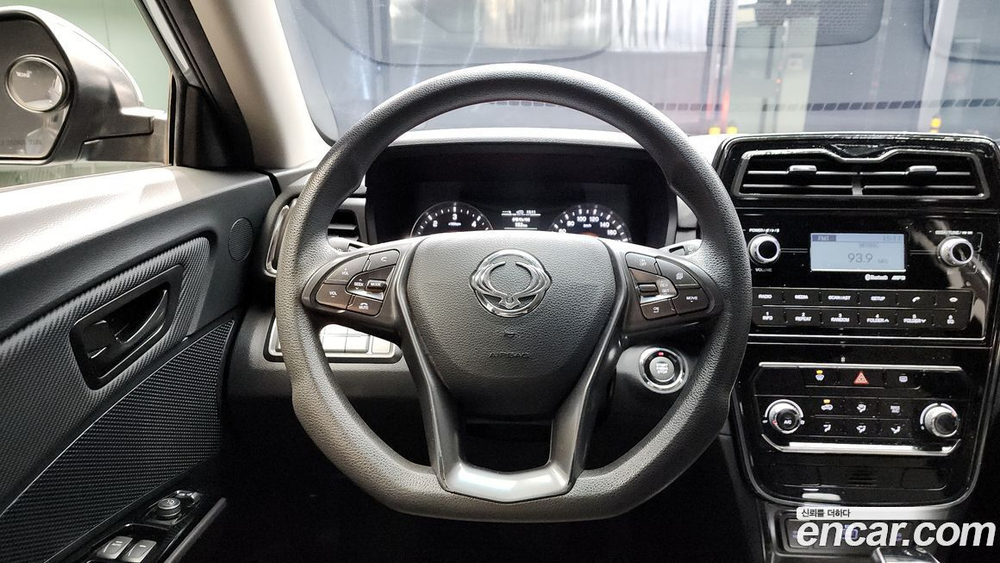 KG Mobility (Ssangyong) Very New Tivoli Дизель 1.6 2WD (03.2020)
