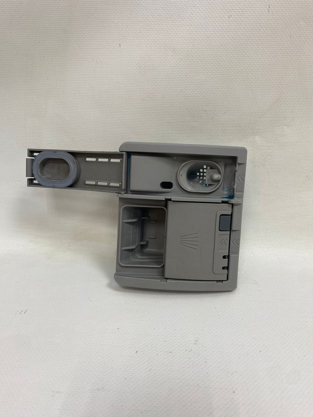 1.7 Дозатор моющих средств Bosch 755073 б/у для посудомоечной машины