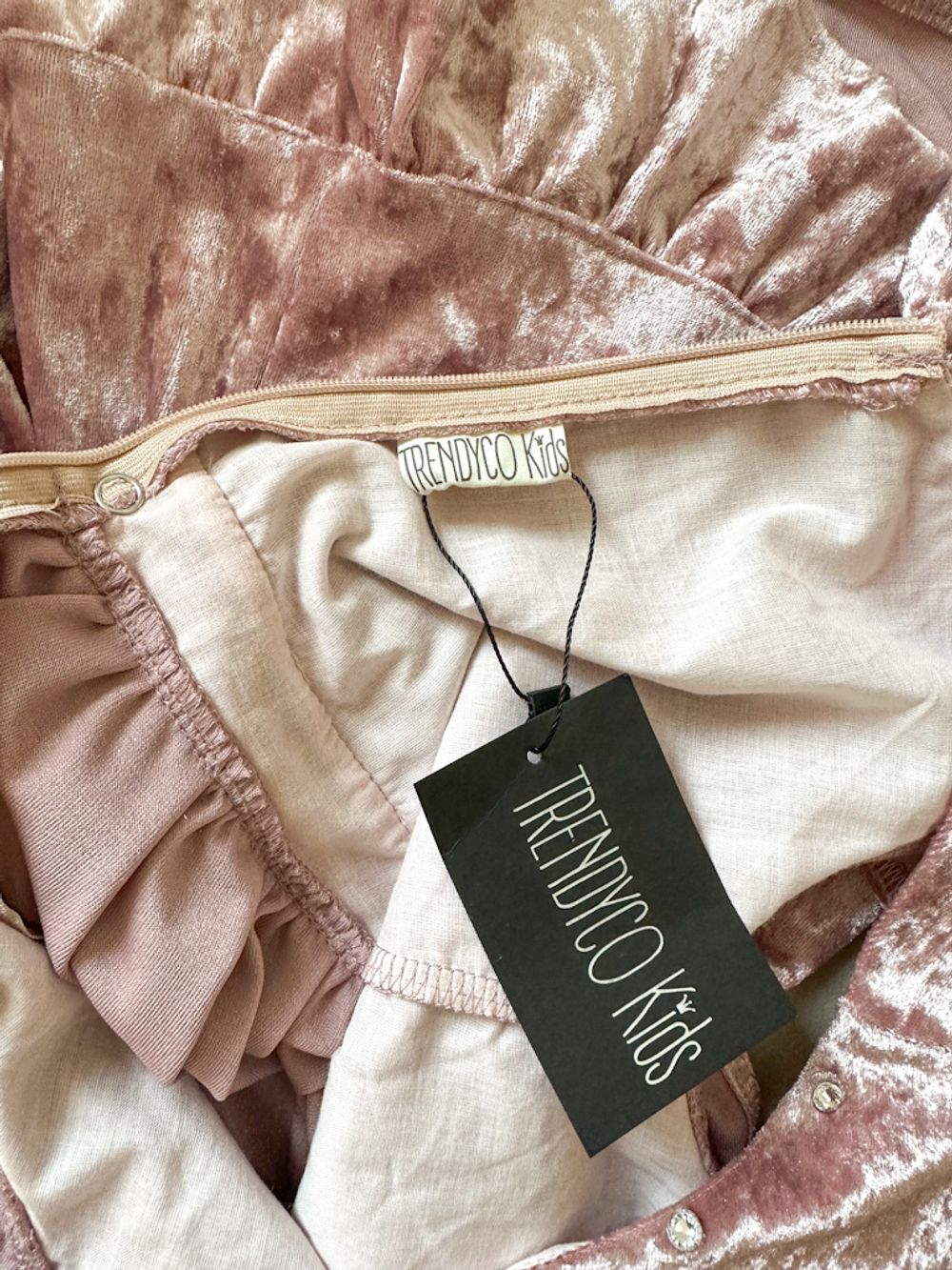 Новое бархатное платье Trendyco, 122