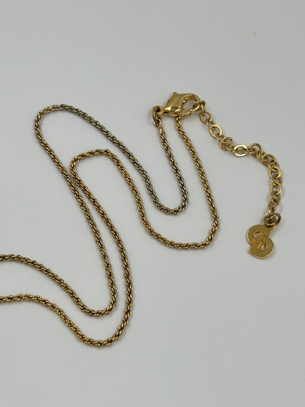 Кулон с лого Christian Dior
