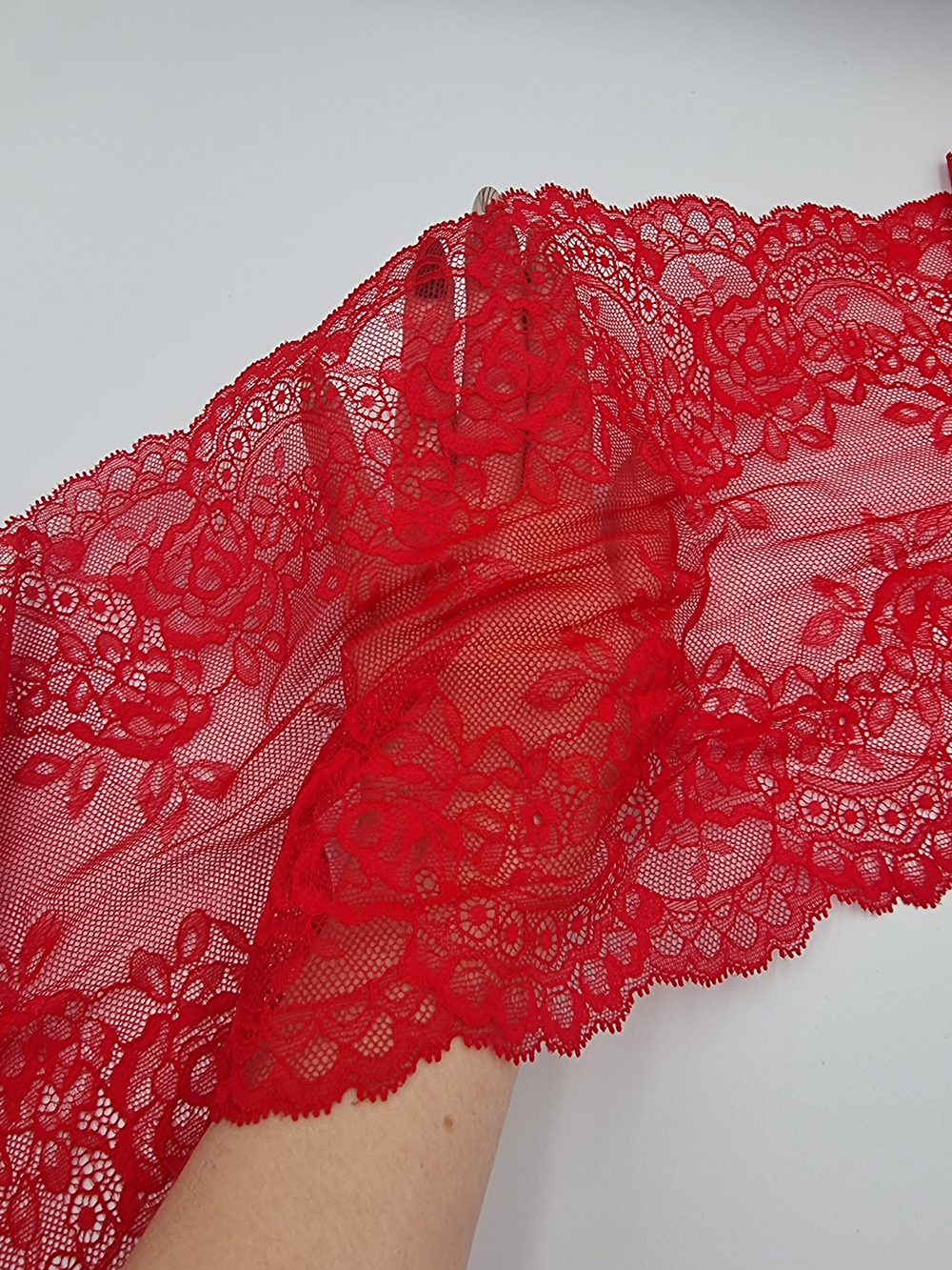 Кружево эластичное красное КС106 (23 см)